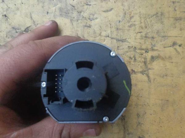 COMMODO SKODA OCTAVIA 2012 ( PHARE UNIQUEMENT ) - Vue 2